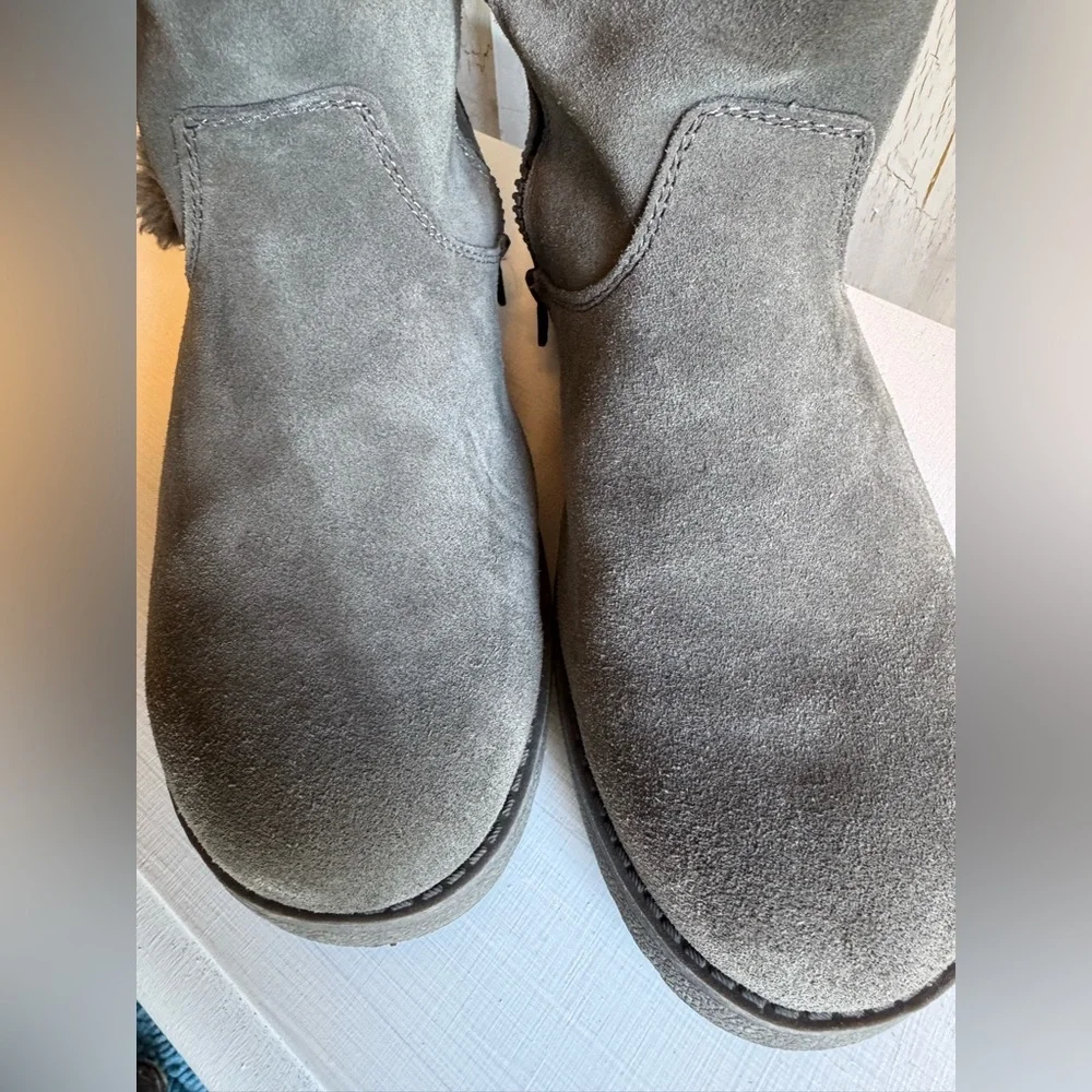 TARGET Suede Leather Faux Fur Trim Gray Winter Insulated Zipper Boots women sz 9